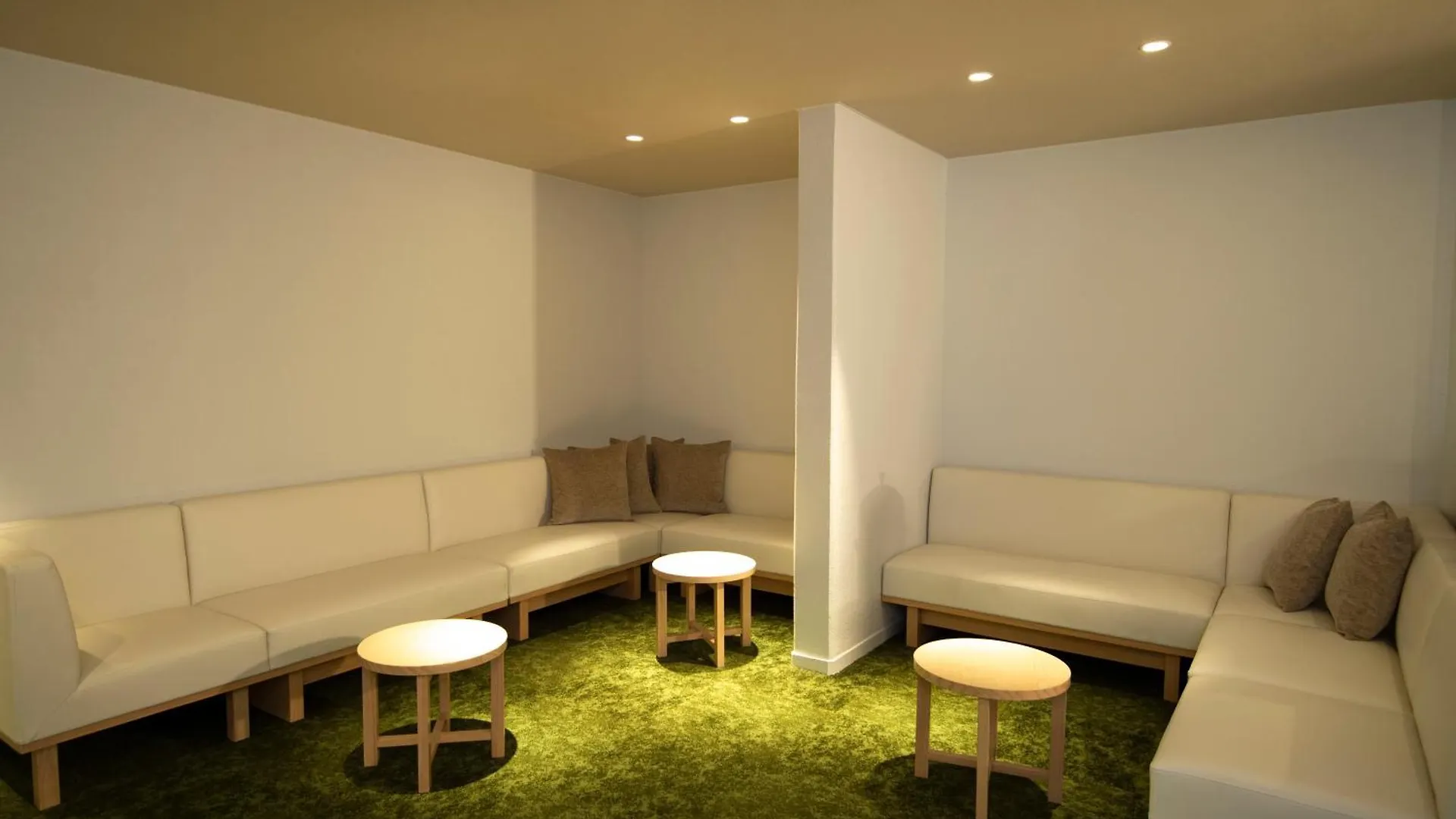 Hakone Elecasa Hotel And Spa 4*,